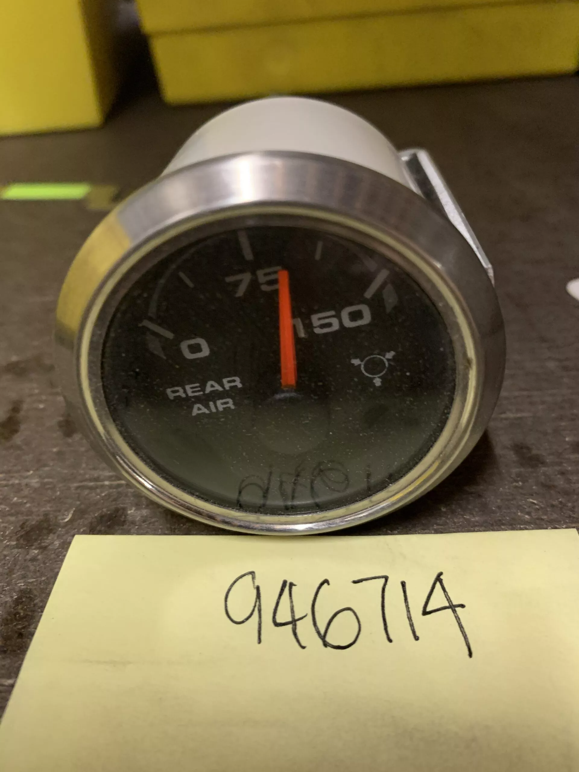 Rear Air Gauge 946714